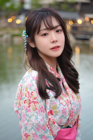 美女被绑住